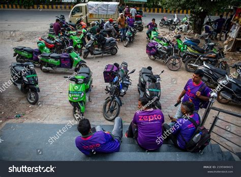 Uttar Pradesh: Food delivery boy wearing Rudraksha。